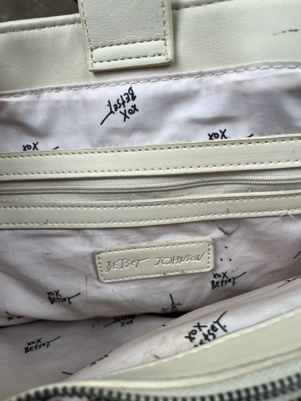Betsey Johnson XOKiara Skull Tote Bag Cream Embossed Y2K Goth
